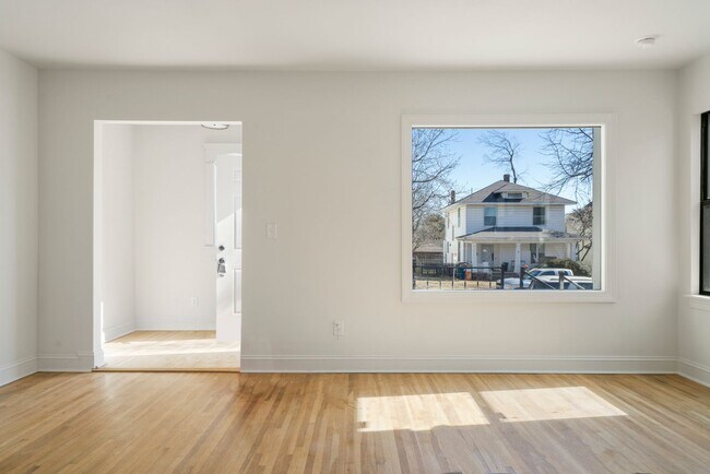 Foto del edificio - Incredible 1 bed 1 bath Suite near Cherry ...