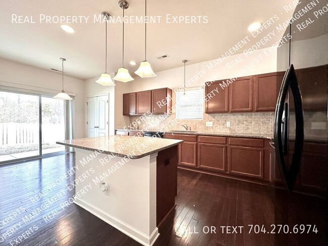 Foto del edificio - Spacious 5BR/3BA Home located in Charlotte!