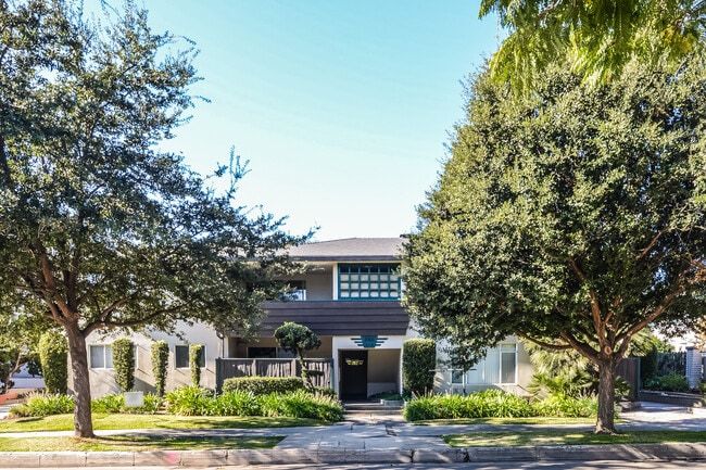 Building Photo - 283 S El Molino Ave