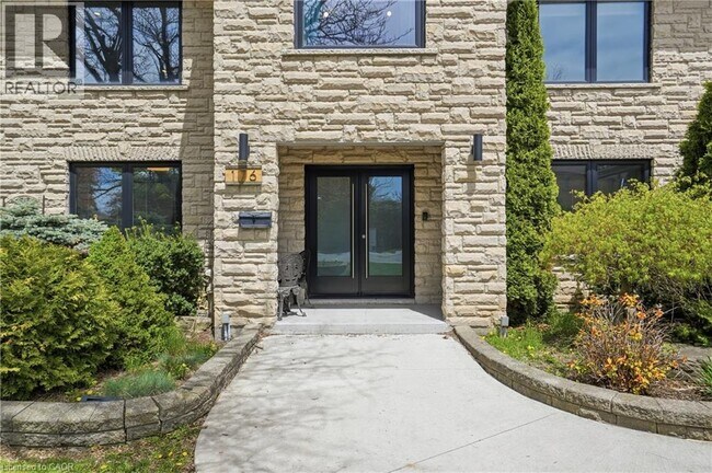 Photo du bâtiment - 176 Albion Falls Blvd
