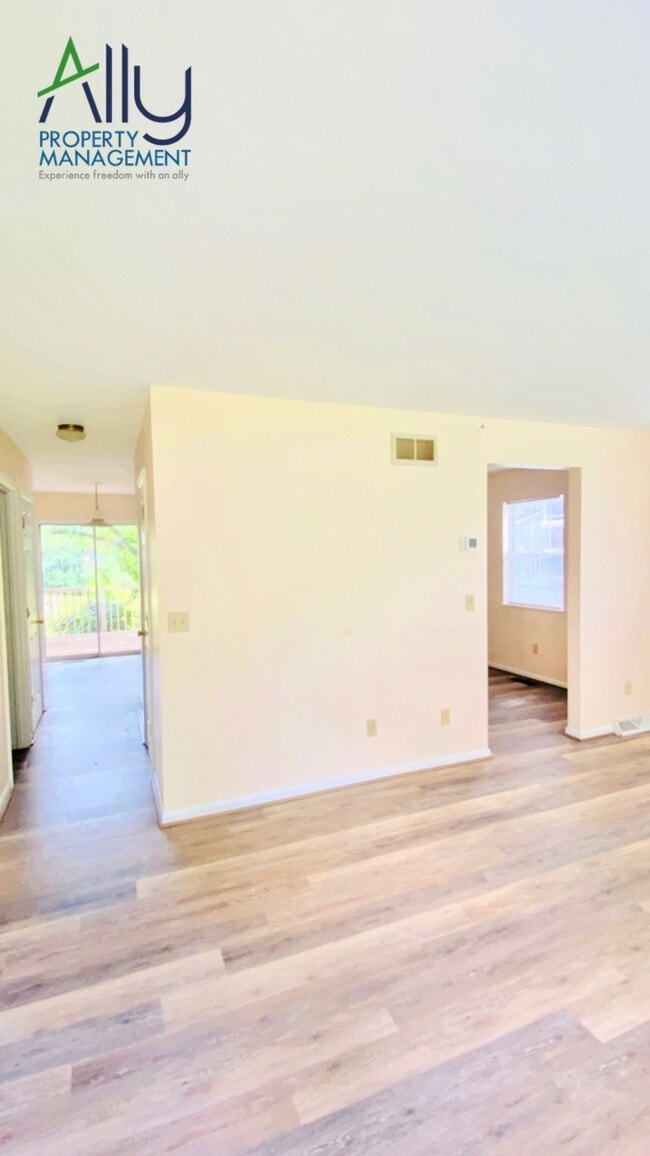 Building Photo - 506 Moseley Dr