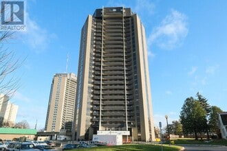Building Photo - 900 Dynes Rd