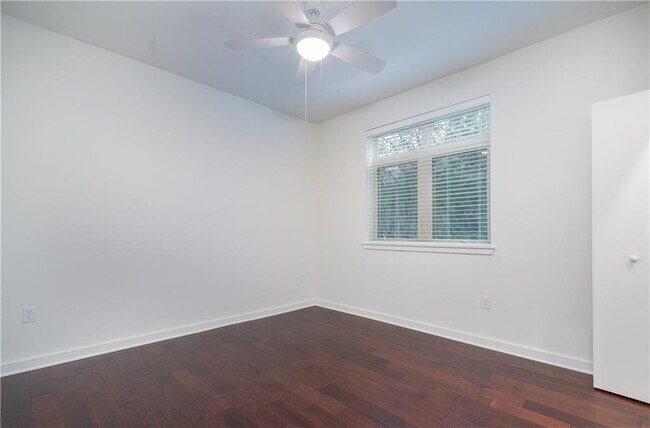 Building Photo - 6700 Menchaca Rd