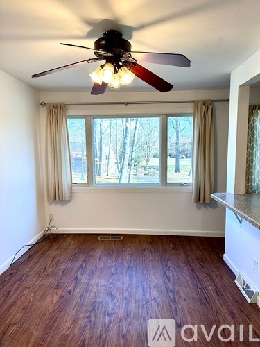 Foto del edificio - 87 Towne House Rd