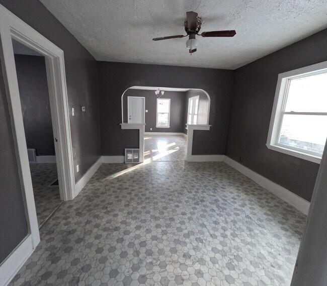 Building Photo - 1349 N Adams St