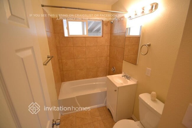 Foto del edificio - 10821 Rosecrans Ave