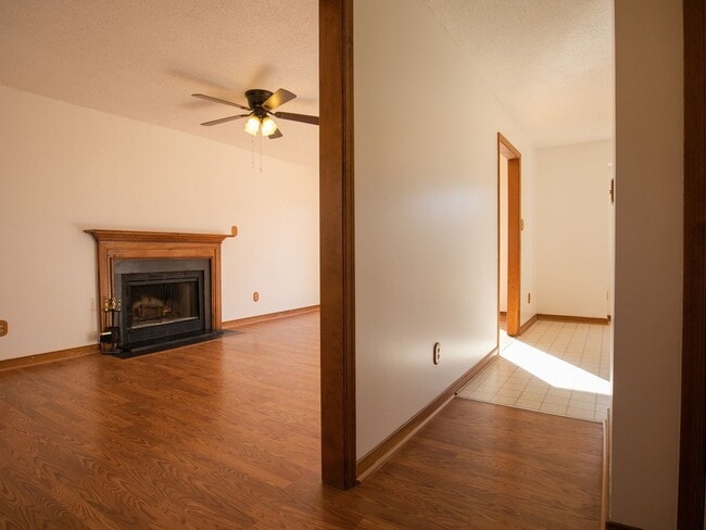 Foto del edificio - Updated Chesterfield 3BR with Large Yard