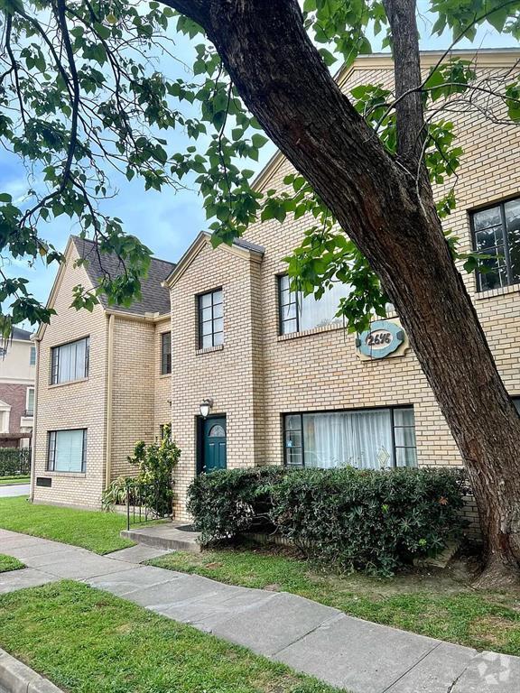 Building Photo - 2646 Persa St