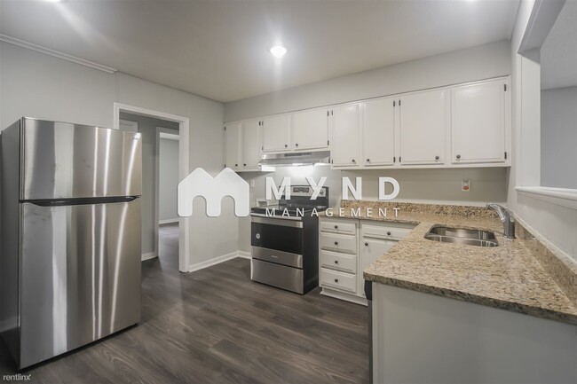 Building Photo - 3 br, 1.5 bath House - 1926 Colonial Hills Dr