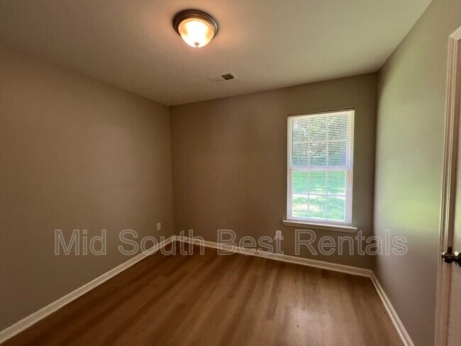 Building Photo - 3964 Dearborn St