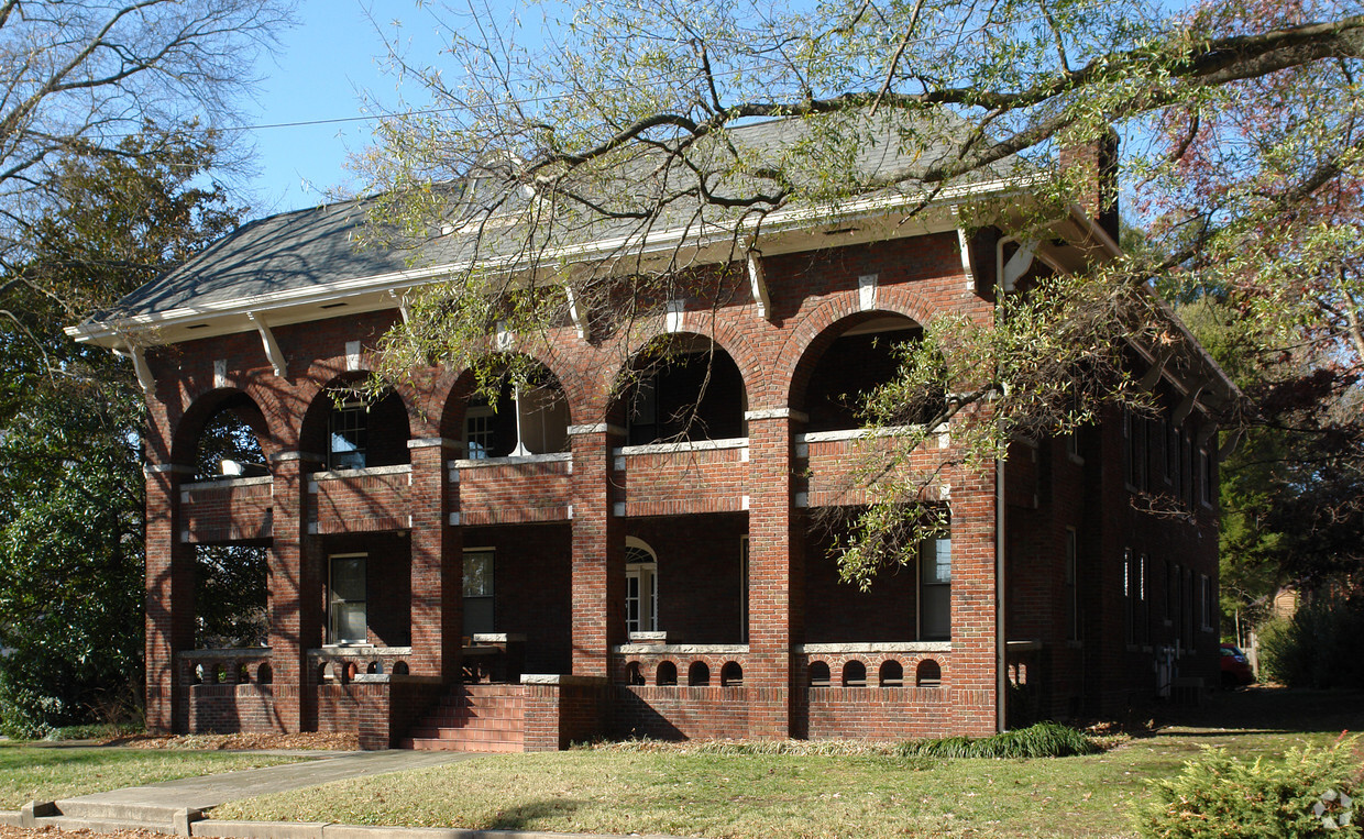 Primary Photo - 901 N Mangum St