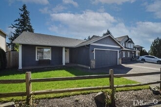 Building Photo - 9901 NE 116th Ct
