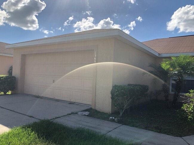 Foto del edificio - 1368 Laurel Glen Dr