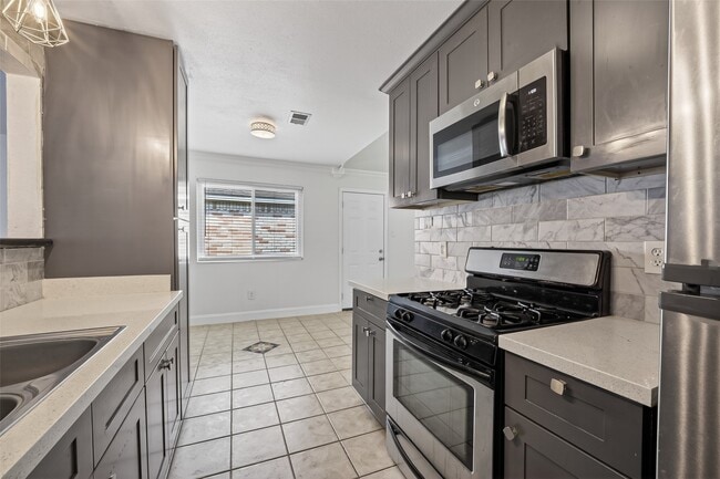 Building Photo - 13010 Abalone Way