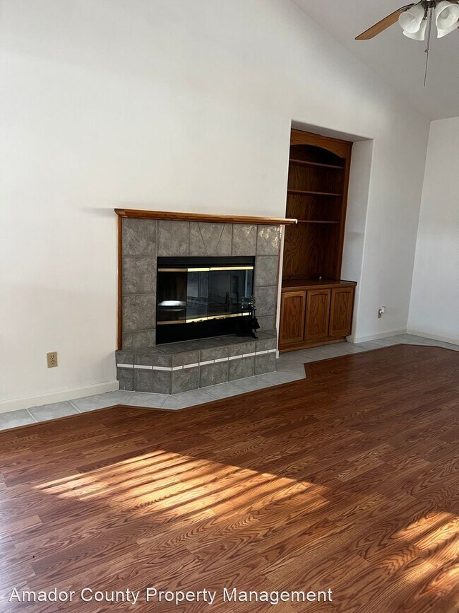 Foto del edificio - 4 br, 3 bath House - 707 Vista Ln