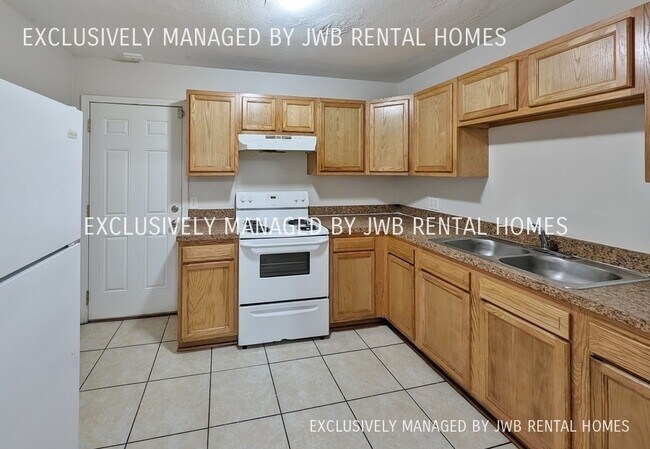 Building Photo - 1901 University Blvd N