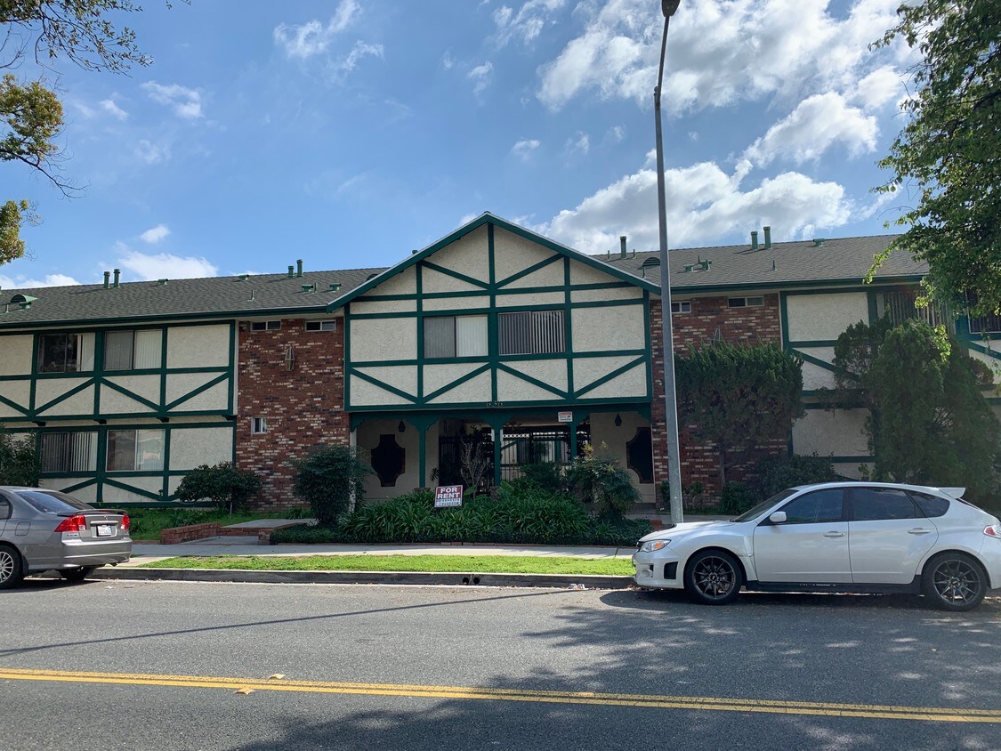 Foto principal - 636 W Wilson Ave