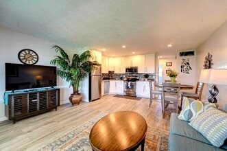 Building Photo - 5208 NE 24th Terrace