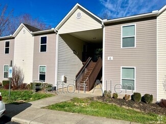 Building Photo - 6 Zell Ln