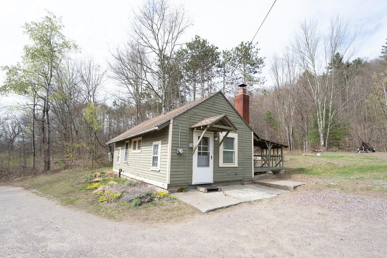 Primary Photo - 481 Sand Rd