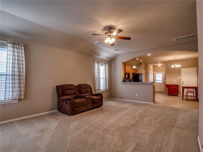 Building Photo - Charming 3-Bedroom Home with 2-Car Garage ...
