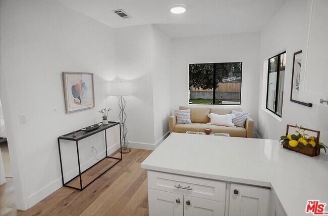 Foto del edificio - 821 N Avenue 50