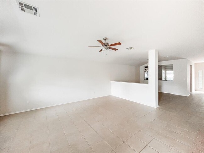 Foto del edificio - 7810 Squirrel Hollow Dr
