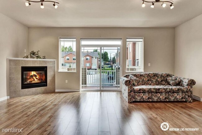 Building Photo - 2 br, 2.5 bath Townhome - 216 Cook Inlet Loop