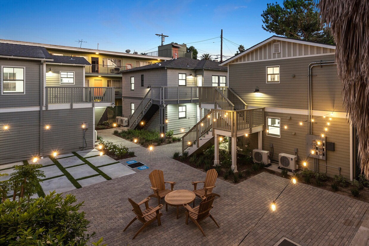 Foto principal - 1008 Douglas St