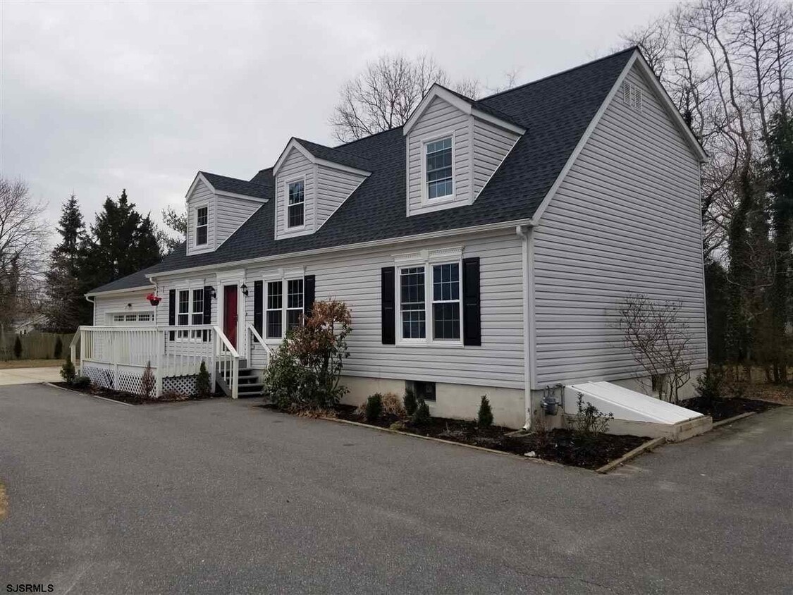 Foto principal - 161 E Wyoming Ave