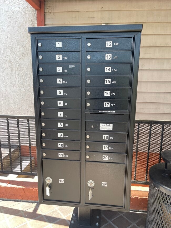 Foto del edificio - 15946 Vanowen St