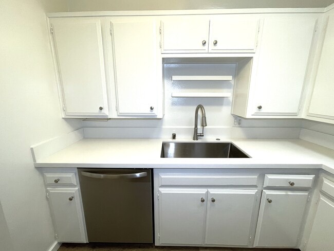 Building Photo - 3615 Keystone Ave