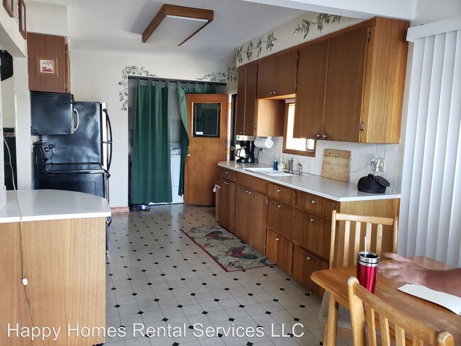 Building Photo - 18637 W Paddlewheel Ln