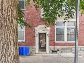 Building Photo - 206 Kelker St
