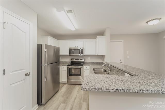 Building Photo - 11144 Amber Glen Dr