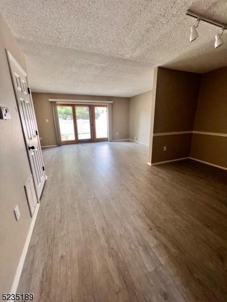 Building Photo - 2805 Pinhorn Dr