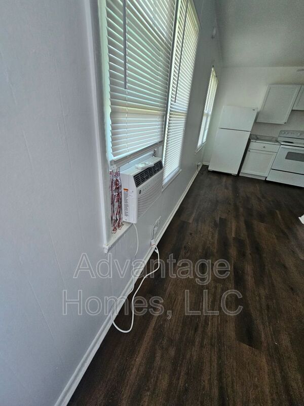 Building Photo - 1007 N Scott Ave