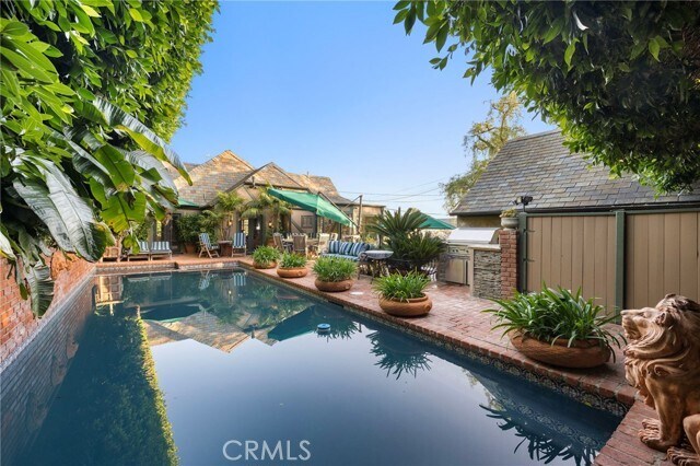 Foto del edificio - 486 Holly St