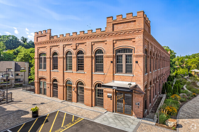 Pemberwick Road Building Exterior - The Mill