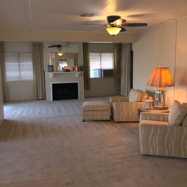 Foto del edificio - 86 Desert Rose Dr