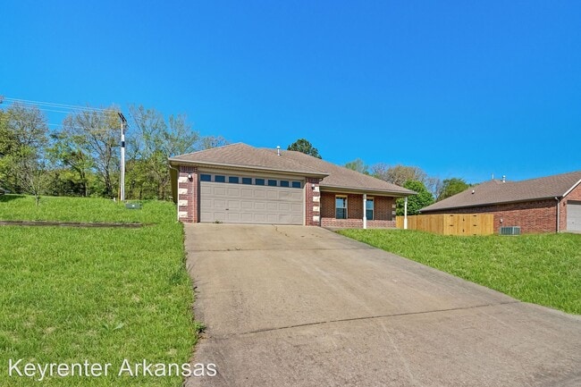 Building Photo - 3 br, 2 bath House - 1041 Sara Beth