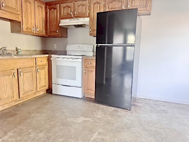 Building Photo - 1326 W Huntington Ave