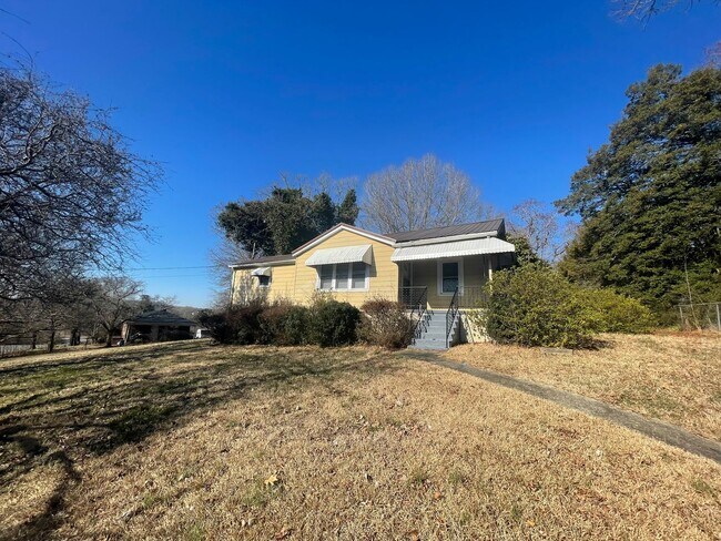Foto del edificio - Adorable 3 bedroom 1 bath home Located in Hickory