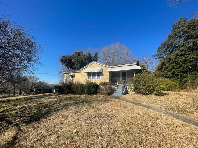 Photo - Adorable 3 bedroom 1 bath home Located in Hickory