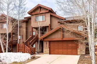 Building Photo - 3430 Cedar Dr