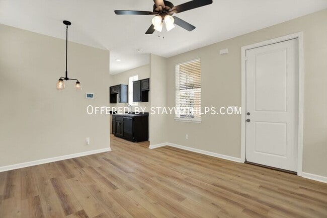 Building Photo - 164 Keel Ave