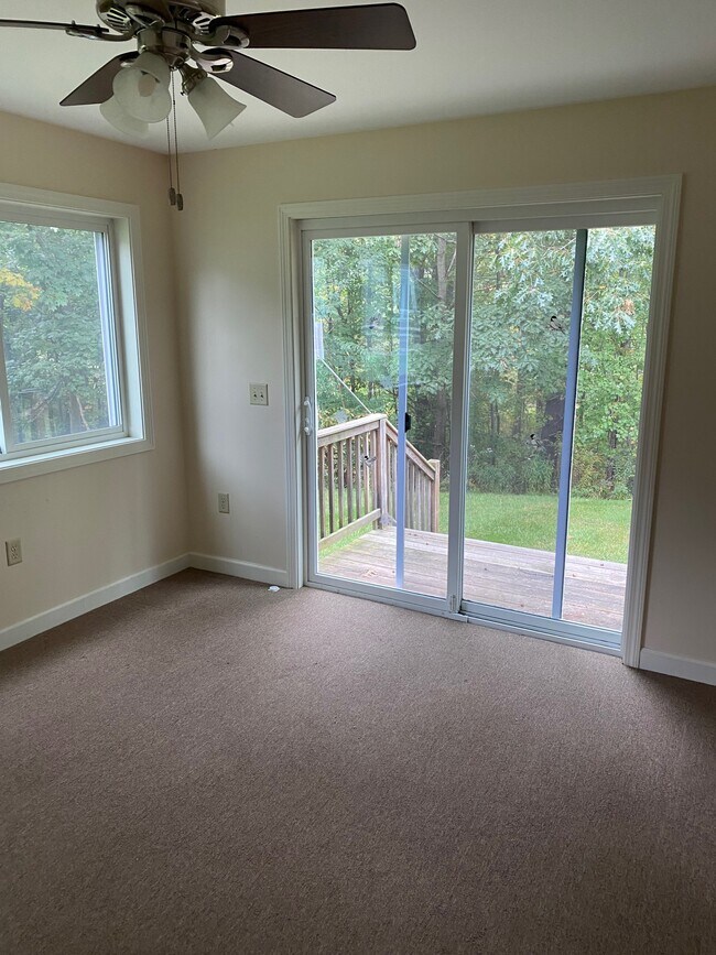 Sunroom - 19 Willowood Ln