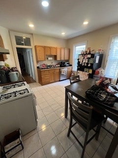 21Bucknam St 1-Kichen - 21 Bucknam St