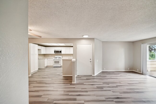 Building Photo - Crown Point Apartments