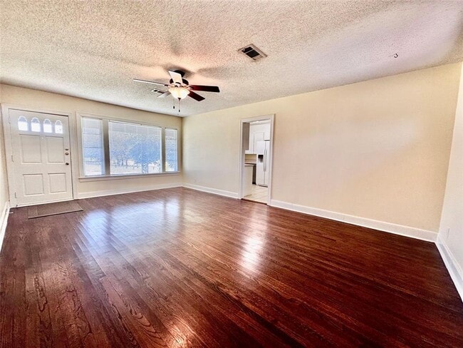 Building Photo - 1610 Wilshire Blvd